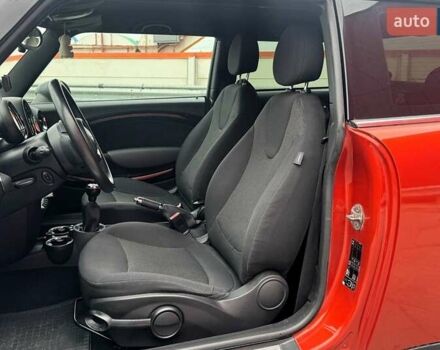 Червоний Міні Cooper, об'ємом двигуна 1.6 л та пробігом 107 тис. км за 7990 $, фото 8 на Automoto.ua