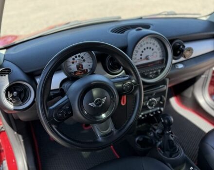 Червоний Міні Cooper, об'ємом двигуна 1.6 л та пробігом 189 тис. км за 9300 $, фото 5 на Automoto.ua