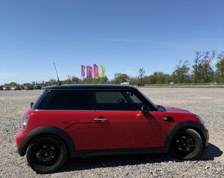 Червоний Міні Cooper, об'ємом двигуна 1.6 л та пробігом 189 тис. км за 9300 $, фото 1 на Automoto.ua