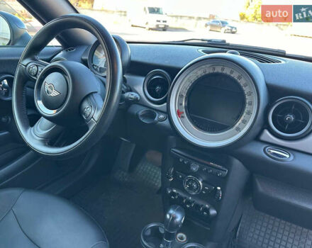 Мини Купер 2012 в Киеве на Automoto.ua Красный Мини Купер, объемом двигателя 1.6 л и пробегом 140 тыс. км за 6999 $, фото 22 на Automoto.ua