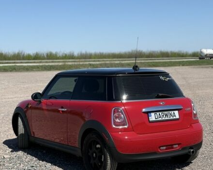 Червоний Міні Cooper, об'ємом двигуна 1.6 л та пробігом 189 тис. км за 9300 $, фото 3 на Automoto.ua