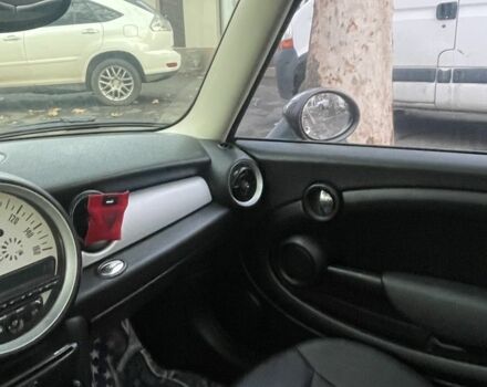 Красный Мини Купер, объемом двигателя 1.6 л и пробегом 124 тыс. км за 7500 $, фото 4 на Automoto.ua