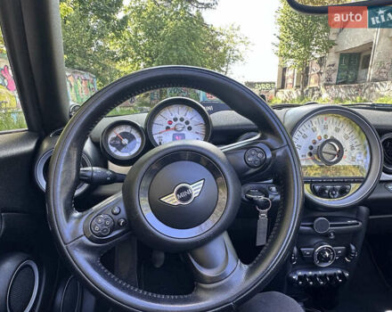 Красный Мини Купер, объемом двигателя 1.6 л и пробегом 128 тыс. км за 6500 $, фото 6 на Automoto.ua