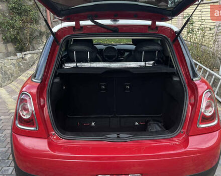 Мини Купер 2013 в Черновцах на Automoto.ua Красный Мини Купер, объемом двигателя 1.6 л и пробегом 137 тыс. км за 11500 $, фото 9 на Automoto.ua