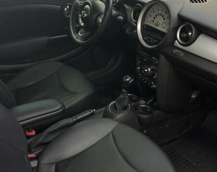 Мини Купер 2013 в Черновцах на Automoto.ua Красный Мини Купер, объемом двигателя 1.6 л и пробегом 137 тыс. км за 11500 $, фото 10 на Automoto.ua