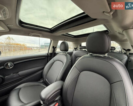 Червоний Міні Cooper, об'ємом двигуна 1.5 л та пробігом 168 тис. км за 9500 $, фото 12 на Automoto.ua