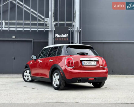 Червоний Міні Cooper, об'ємом двигуна 1.5 л та пробігом 115 тис. км за 11800 $, фото 1 на Automoto.ua