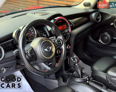 Червоний Міні Cooper, об'ємом двигуна 2 л та пробігом 202 тис. км за 12000 $, фото 18 на Automoto.ua