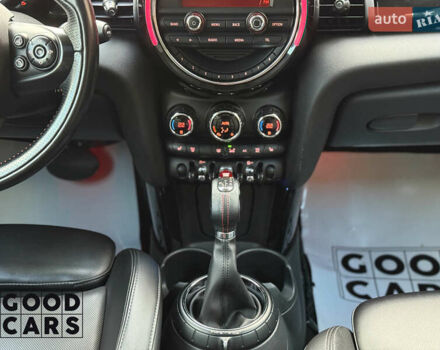 Червоний Міні Cooper, об'ємом двигуна 2 л та пробігом 202 тис. км за 12000 $, фото 22 на Automoto.ua