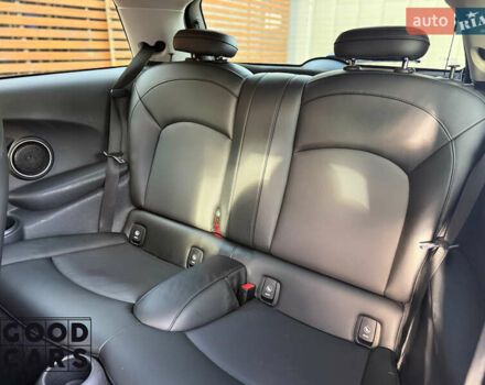 Червоний Міні Cooper, об'ємом двигуна 2 л та пробігом 202 тис. км за 12000 $, фото 28 на Automoto.ua