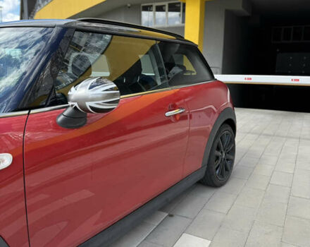 Червоний Міні Cooper, об'ємом двигуна 2 л та пробігом 98 тис. км за 16999 $, фото 4 на Automoto.ua
