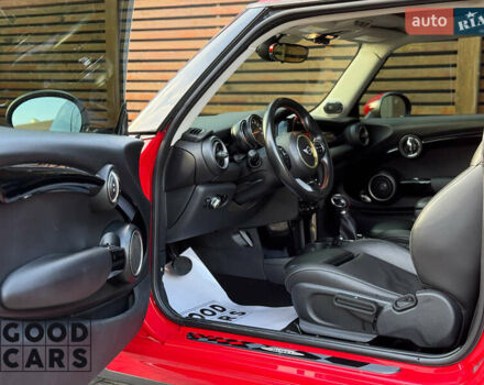 Червоний Міні Cooper, об'ємом двигуна 2 л та пробігом 202 тис. км за 12000 $, фото 16 на Automoto.ua