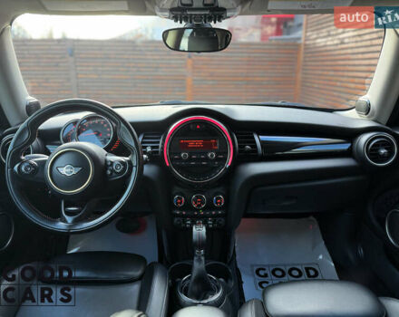Червоний Міні Cooper, об'ємом двигуна 2 л та пробігом 202 тис. км за 12000 $, фото 20 на Automoto.ua