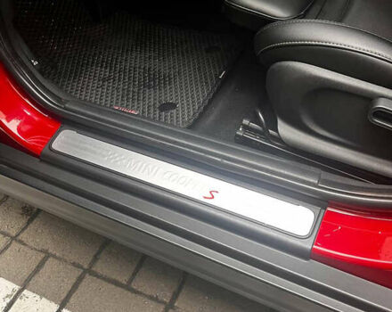 Червоний Міні Cooper, об'ємом двигуна 2 л та пробігом 165 тис. км за 19000 $, фото 19 на Automoto.ua