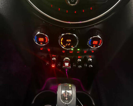 Червоний Міні Cooper, об'ємом двигуна 2 л та пробігом 165 тис. км за 19000 $, фото 25 на Automoto.ua