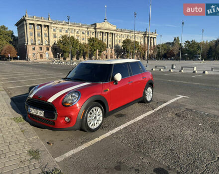 Червоний Міні Cooper, об'ємом двигуна 1.5 л та пробігом 144 тис. км за 12500 $, фото 1 на Automoto.ua