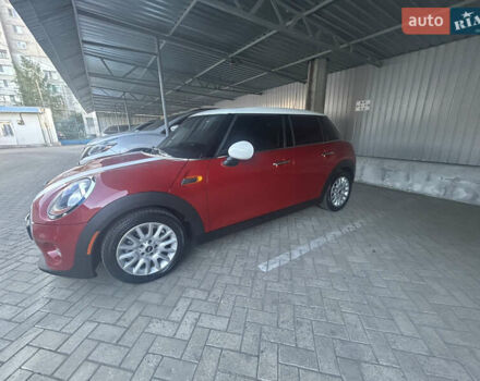 Червоний Міні Cooper, об'ємом двигуна 1.5 л та пробігом 144 тис. км за 12500 $, фото 4 на Automoto.ua