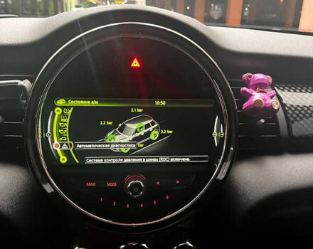 Червоний Міні Cooper, об'ємом двигуна 2 л та пробігом 165 тис. км за 19000 $, фото 23 на Automoto.ua