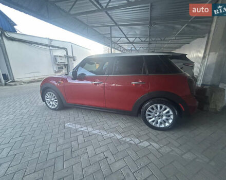 Червоний Міні Cooper, об'ємом двигуна 1.5 л та пробігом 144 тис. км за 12500 $, фото 3 на Automoto.ua