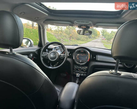 Червоний Міні Cooper, об'ємом двигуна 1.5 л та пробігом 68 тис. км за 13900 $, фото 81 на Automoto.ua