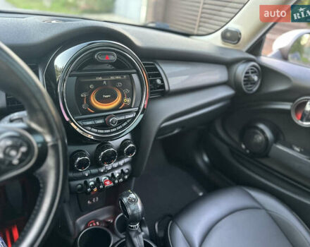 Червоний Міні Cooper, об'ємом двигуна 1.5 л та пробігом 68 тис. км за 13900 $, фото 57 на Automoto.ua