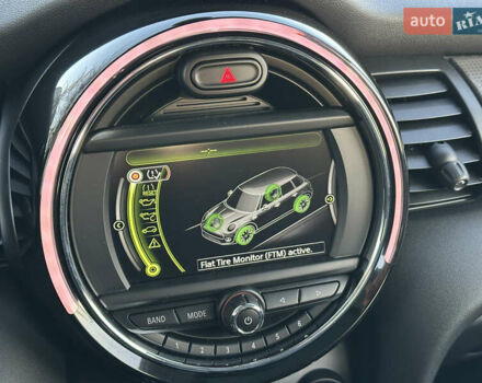 Червоний Міні Cooper, об'ємом двигуна 1.5 л та пробігом 76 тис. км за 14950 $, фото 56 на Automoto.ua