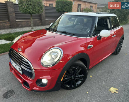 Червоний Міні Cooper, об'ємом двигуна 1.5 л та пробігом 68 тис. км за 13900 $, фото 5 на Automoto.ua