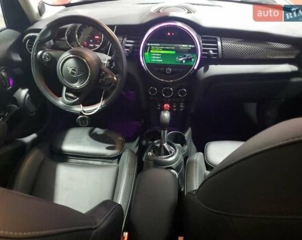 Червоний Міні Cooper, об'ємом двигуна 2 л та пробігом 50 тис. км за 2100 $, фото 7 на Automoto.ua