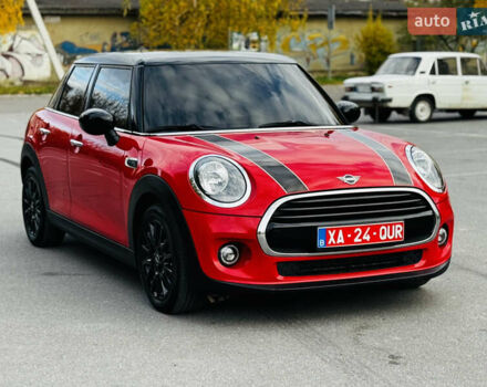 Червоний Міні Cooper, об'ємом двигуна 1.5 л та пробігом 206 тис. км за 17500 $, фото 4 на Automoto.ua