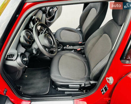 Червоний Міні Cooper, об'ємом двигуна 1.5 л та пробігом 206 тис. км за 17500 $, фото 42 на Automoto.ua