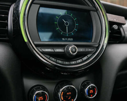 Червоний Міні Cooper, об'ємом двигуна 1.5 л та пробігом 45 тис. км за 17800 $, фото 31 на Automoto.ua