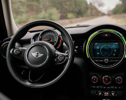 Червоний Міні Cooper, об'ємом двигуна 1.5 л та пробігом 45 тис. км за 17800 $, фото 22 на Automoto.ua