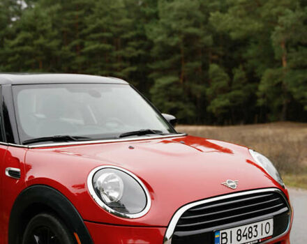 Червоний Міні Cooper, об'ємом двигуна 1.5 л та пробігом 45 тис. км за 17800 $, фото 3 на Automoto.ua