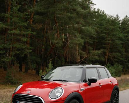 Червоний Міні Cooper, об'ємом двигуна 1.5 л та пробігом 45 тис. км за 17800 $, фото 10 на Automoto.ua