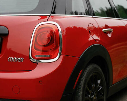 Червоний Міні Cooper, об'ємом двигуна 1.5 л та пробігом 45 тис. км за 17800 $, фото 5 на Automoto.ua