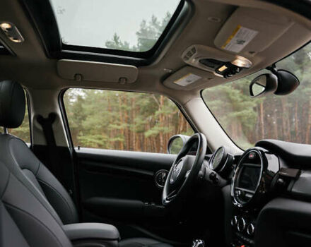 Червоний Міні Cooper, об'ємом двигуна 1.5 л та пробігом 45 тис. км за 17800 $, фото 17 на Automoto.ua