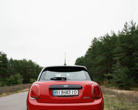 Червоний Міні Cooper, об'ємом двигуна 1.5 л та пробігом 45 тис. км за 17800 $, фото 2 на Automoto.ua