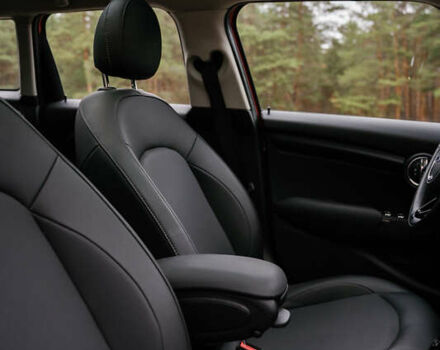 Червоний Міні Cooper, об'ємом двигуна 1.5 л та пробігом 45 тис. км за 17800 $, фото 16 на Automoto.ua