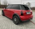 Красный Мини Купер, объемом двигателя 1.6 л и пробегом 220 тыс. км за 5999 $, фото 4 на Automoto.ua
