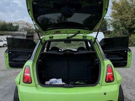 Червоний Міні Cooper, об'ємом двигуна 1.6 л та пробігом 200 тис. км за 9000 $, фото 1 на Automoto.ua