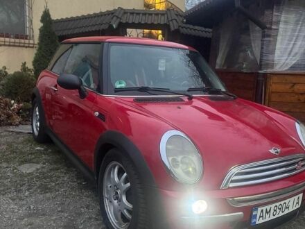 Червоний Міні Cooper, об'ємом двигуна 1.4 л та пробігом 240 тис. км за 3900 $, фото 1 на Automoto.ua