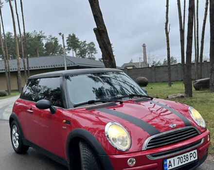Красный Мини Купер, объемом двигателя 1.6 л и пробегом 136 тыс. км за 4999 $, фото 1 на Automoto.ua