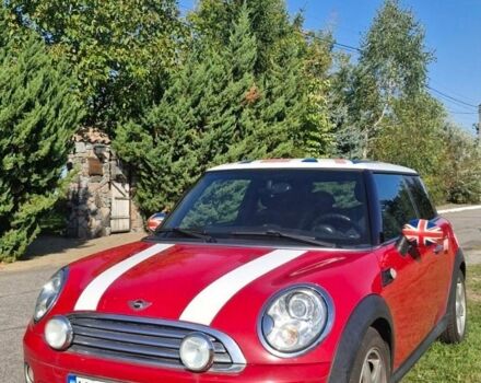 Красный Мини Купер, объемом двигателя 1.6 л и пробегом 140 тыс. км за 6800 $, фото 1 на Automoto.ua