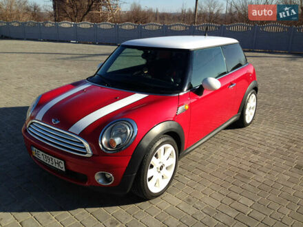 Червоний Міні Cooper, об'ємом двигуна 1.4 л та пробігом 152 тис. км за 5322 $, фото 1 на Automoto.ua