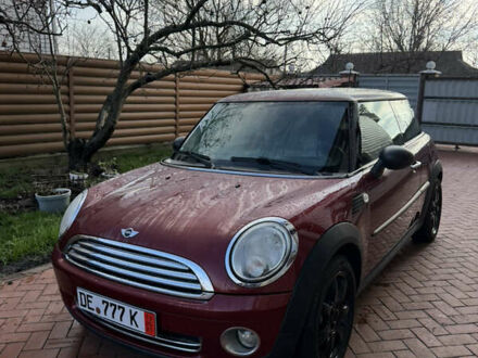 Красный Мини Купер, объемом двигателя 1.4 л и пробегом 126 тыс. км за 5700 $, фото 1 на Automoto.ua
