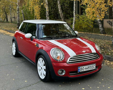 Красный Мини Купер, объемом двигателя 1.6 л и пробегом 220 тыс. км за 5900 $, фото 1 на Automoto.ua