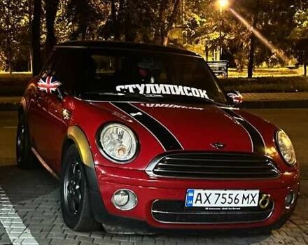 Красный Мини Купер, объемом двигателя 1.6 л и пробегом 260 тыс. км за 4999 $, фото 1 на Automoto.ua