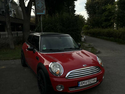 Червоний Міні Cooper, об'ємом двигуна 1.4 л та пробігом 213 тис. км за 5800 $, фото 1 на Automoto.ua
