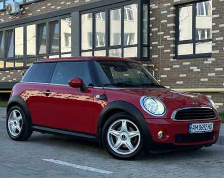 Червоний Міні Cooper, об'ємом двигуна 1.4 л та пробігом 195 тис. км за 5600 $, фото 1 на Automoto.ua