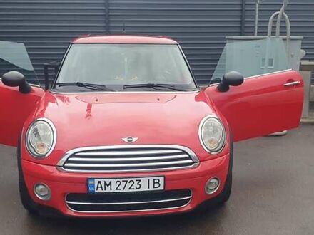 Червоний Міні Cooper, об'ємом двигуна 1.56 л та пробігом 348 тис. км за 7900 $, фото 1 на Automoto.ua